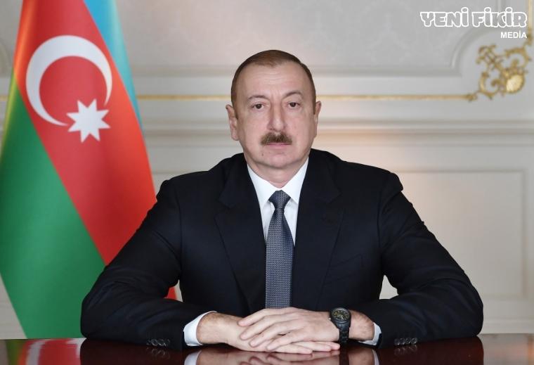 Prezident tanınmış şairin xanımını təltif etdi